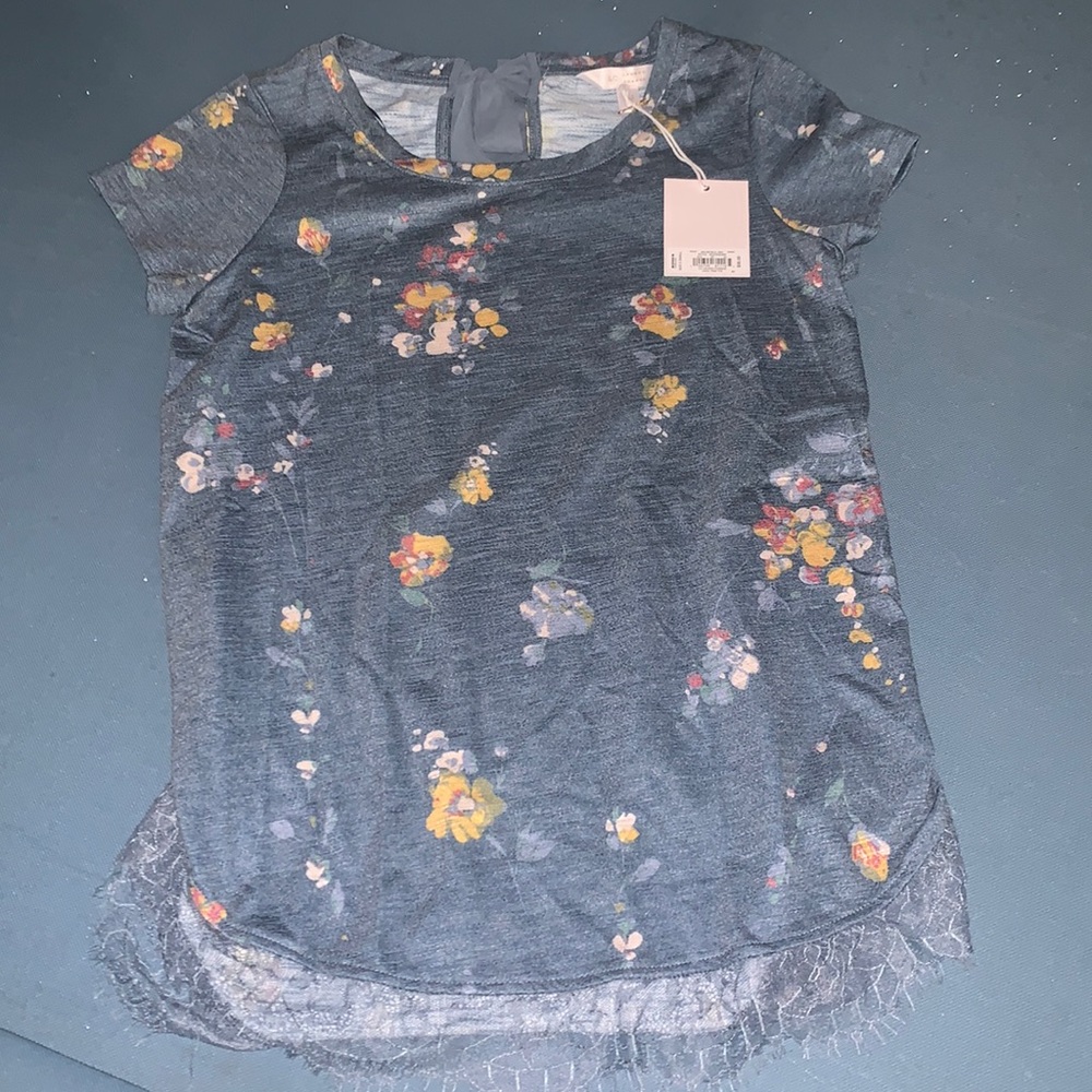NWT Lauren Conrad pretty top with back bow